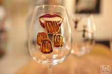 verre-a-vin-peinture-artiste-cannele